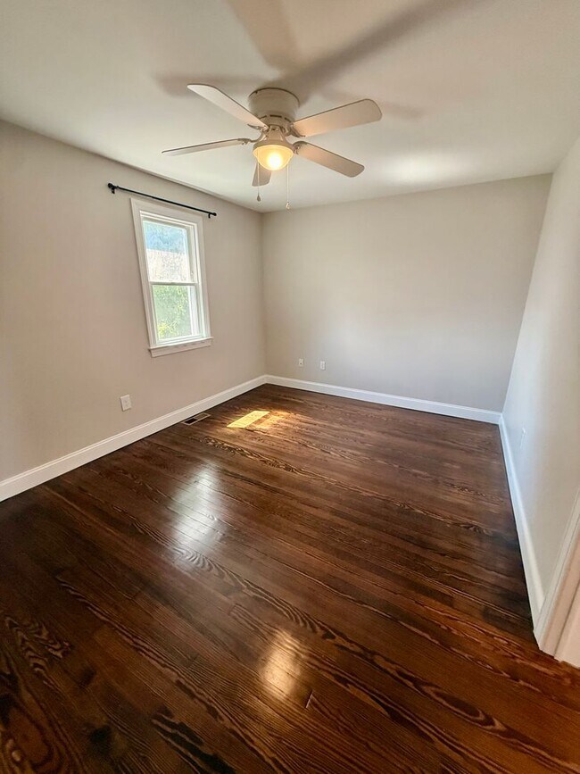 Building Photo - 3 Bedroom Home Available in Bath