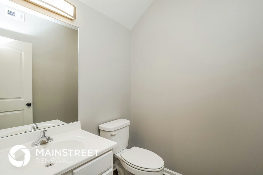 Building Photo - 2095 Paddle Wheel Dr