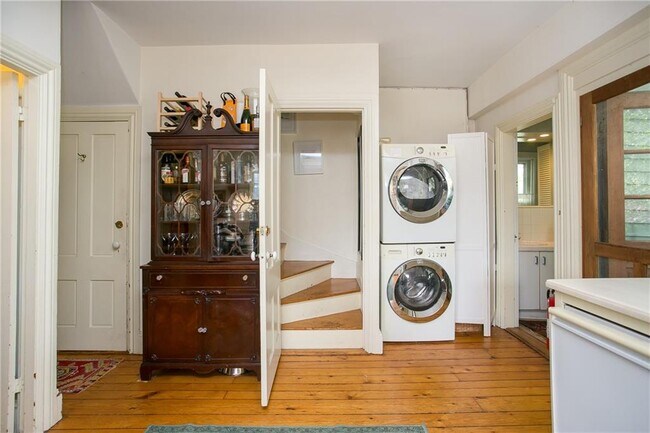 Building Photo - 94 Spring St