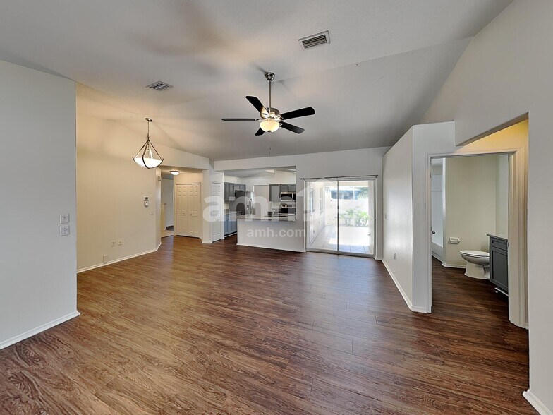 Building Photo - 3118 37th Ter E