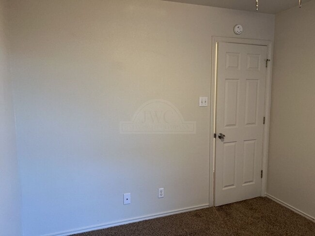 Building Photo - 915 McDaniel Cir