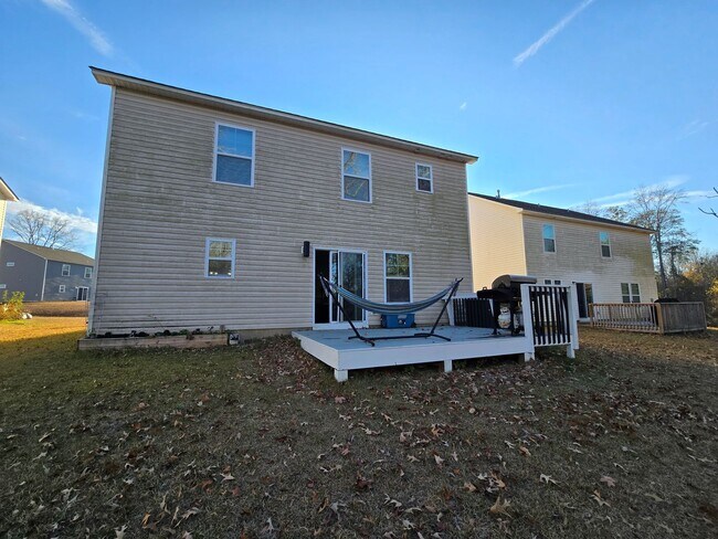Building Photo - 5 bedroom 3 bath home in Pocalla Springs