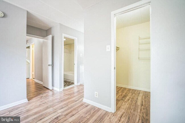 Building Photo - 6220 Edsall Rd