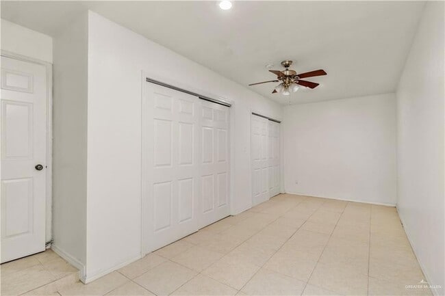 Building Photo - 119 E Sunflower Ave