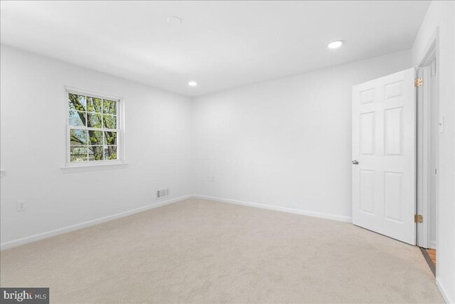 Building Photo - 239 Nottoway St SE