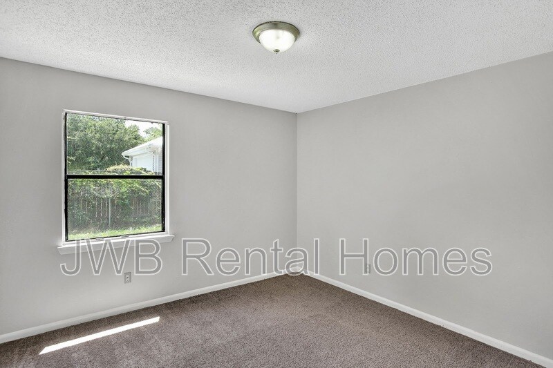 Building Photo - 10825 Key Haven Blvd