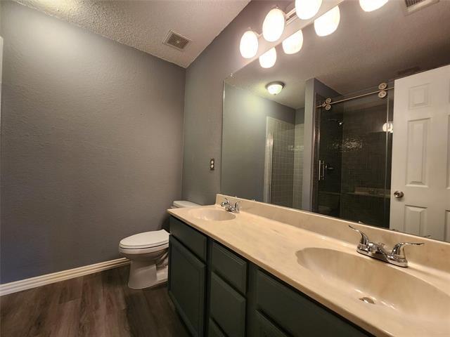 Building Photo - 514 Hollyberry Dr