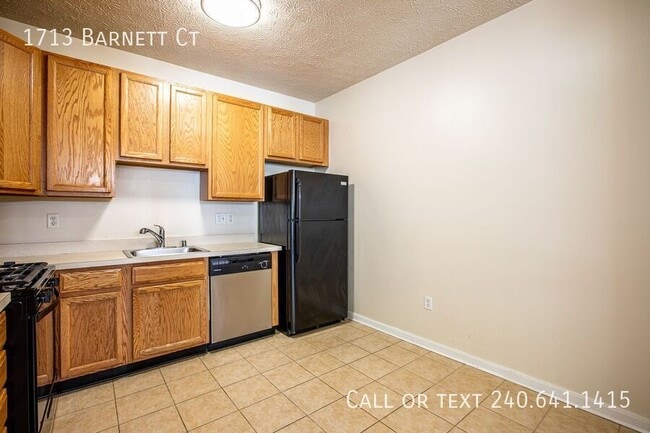 Building Photo - 1713 Barnett Ct