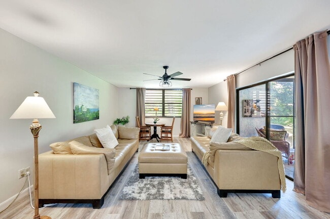 Building Photo - Partially Furnished 3BR/2BA Condo in Pineb...