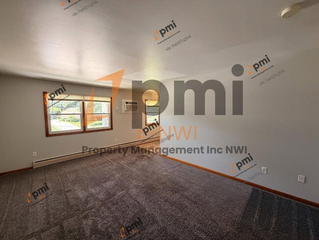 Building Photo - 2591 Parkview St