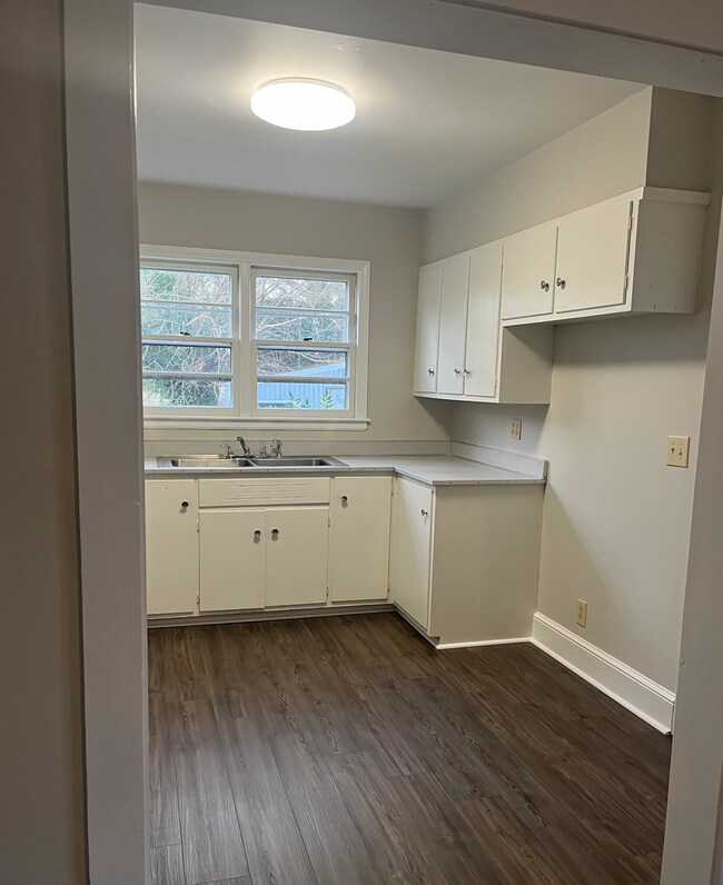 Building Photo - 542 Grn