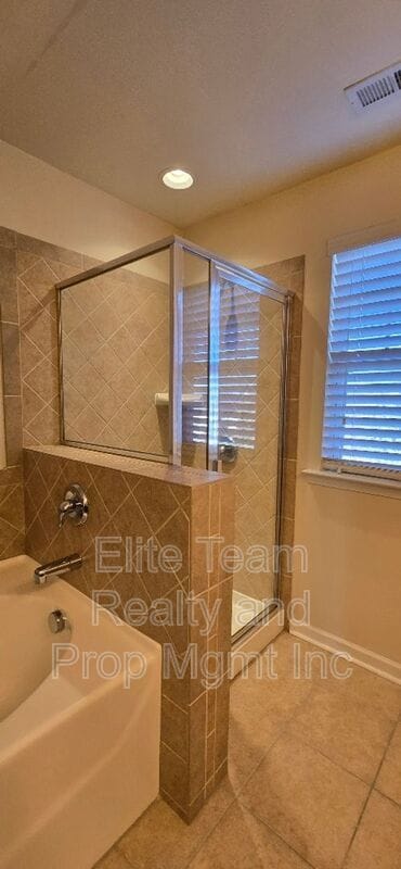 Building Photo - 11190 Bridgewater Dr