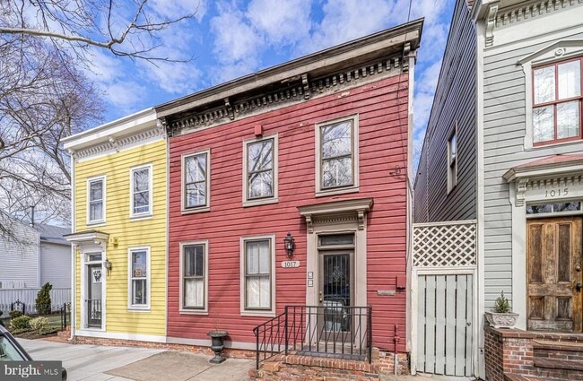 Building Photo - 1017 Queen St