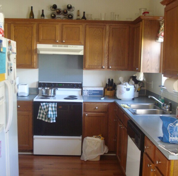 Building Photo - 14523 John Beck Dr