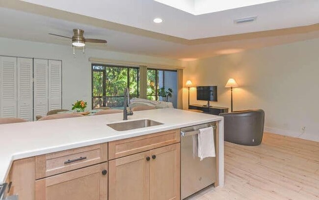 Building Photo - 1605 S US Hwy 1