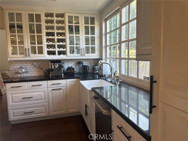 Building Photo - 6757 Daryn Dr