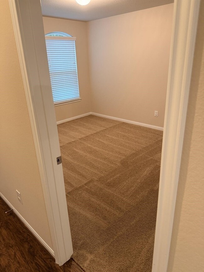 Building Photo - 12402 Ridgecrest Dr