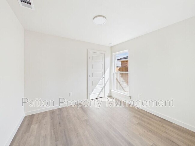 Building Photo - 2801 Ranch House Rd