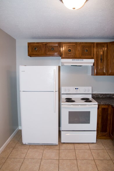 Building Photo - 809 Diamond Ct