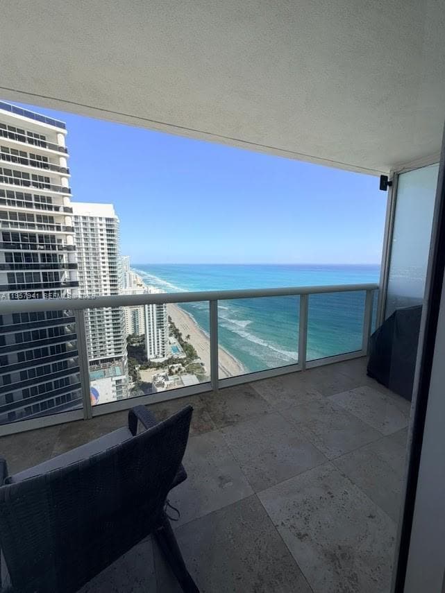 Building Photo - 1830 S Ocean Dr