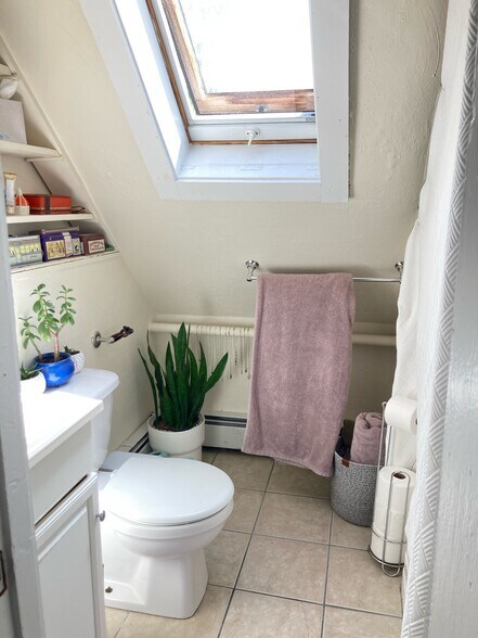 Building Photo - 386 Highland Ave