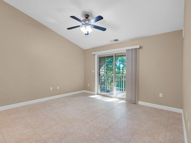 Building Photo - Beautiful One Bedroom Apartment in Fort Walton Beach!