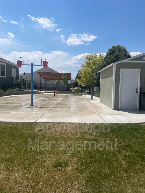 Building Photo - 1010 N 20 E