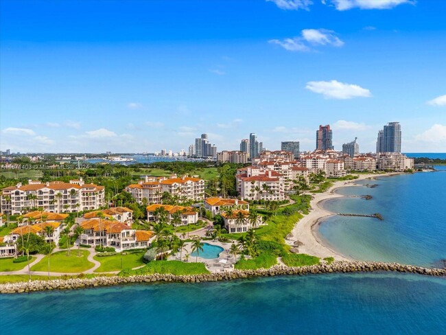 Building Photo - 15713 Fisher Island Dr