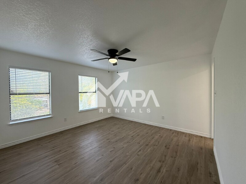 Building Photo - 4411 Eisenhauer Rd