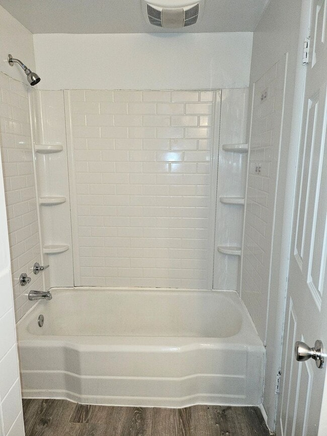 Building Photo - 850 Union St