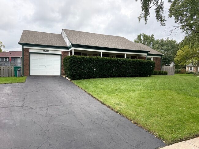 Building Photo - 930 Dorncliff Ln