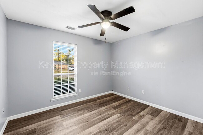 Building Photo - 3013 Heron Ct