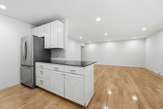 Building Photo - Elegantly Updated Apartment for Rent in Orinda