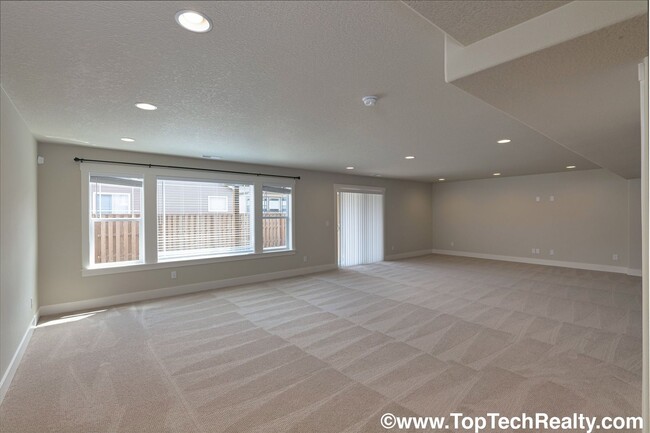 Building Photo - Lovely Beaverton Home 3BR, 2.5 BTH Great Location & A+Schools!