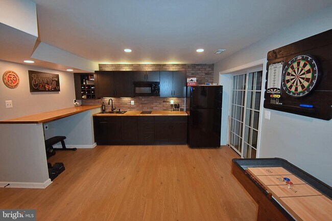 Building Photo - 34 Ashcroft Dr
