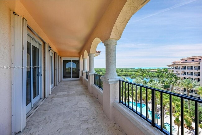 Building Photo - 13637 Deering Bay Dr