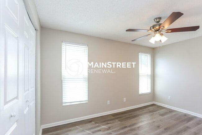 Building Photo - 3 Bedroom Pet-Friendly Home in VALRICO, FL with Main Street Renewal