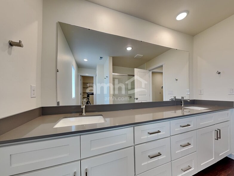 Building Photo - 9364 W Shumard St