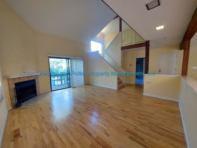Building Photo - Spacious 3 Bed + Loft in Rio Del Mar