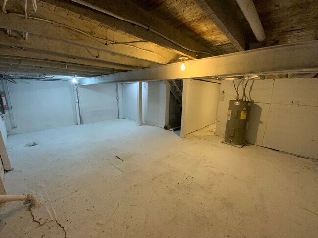 Building Photo - 1104 Coats St