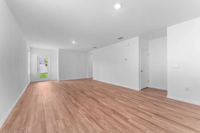Building Photo - 10583 Dusty Boot Rd