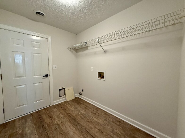 Building Photo - 9511 Indigo Club Dr
