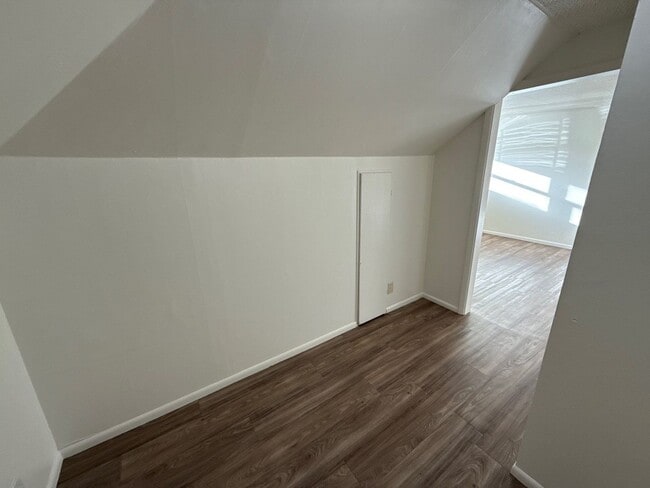 Building Photo - 635 Thompson Ave NE