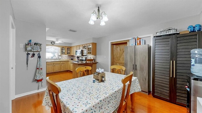 Building Photo - 38919 3rd Ave