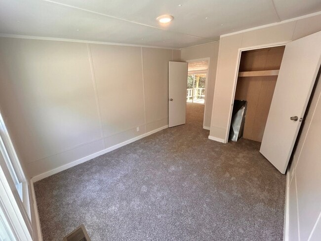 Building Photo - 415 Old Statesville Rd