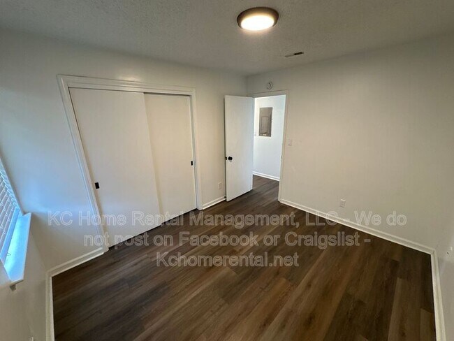 Building Photo - 300 Osage St