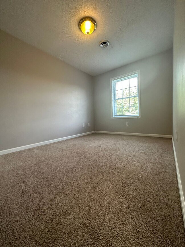 Building Photo - 3332 Yellow Sulphur Rd