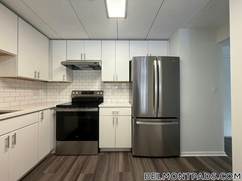 Building Photo - 49 Hill Rd