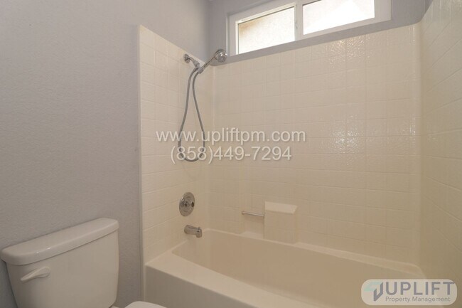 Building Photo - Beautiful Spring Valley home, tri floor 4 ...