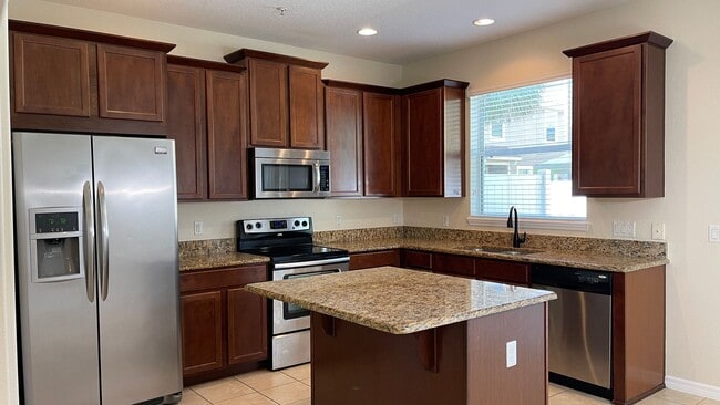 Building Photo - 9484 Strongbark Ln